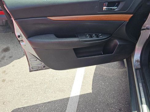 Used 2013 Subaru Outback 2.5i Limited w/ Moonroof Pkg image 34