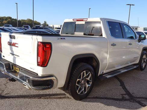 Used 2022 GMC Sierra 1500 SLT w/ SLT Premium Plus Package image 4