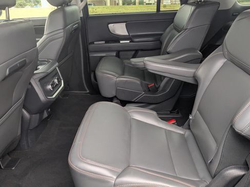Used 2025 Ford Expedition Active RWD image 32