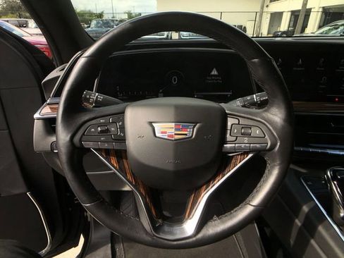 Certified 2021 Cadillac Escalade Premium Luxury image 22