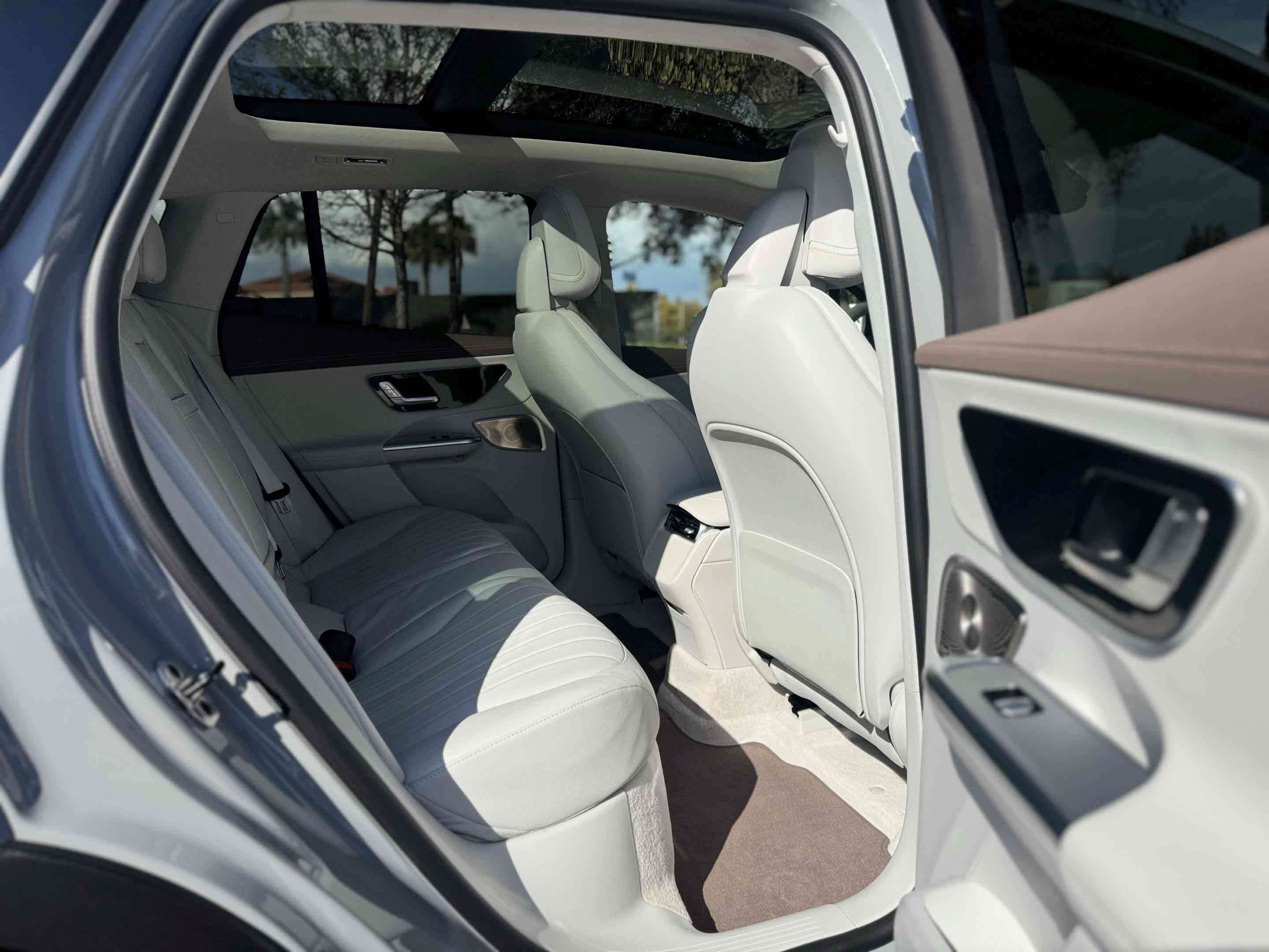 Used 2023 Mercedes-Benz EQE 500 4MATIC SUV image 27