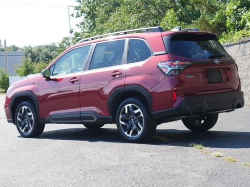 Used 2025 Subaru Forester Limited AWD/4WD image 4