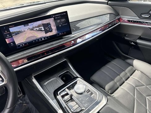 Certified 2023 BMW 760i xDrive AWD/4WD image 27