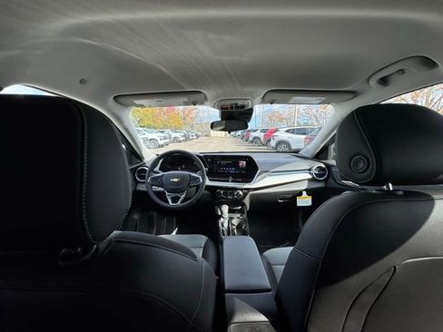 New 2026 Chevrolet Trax LT w/ Driver Confidence Package image 25