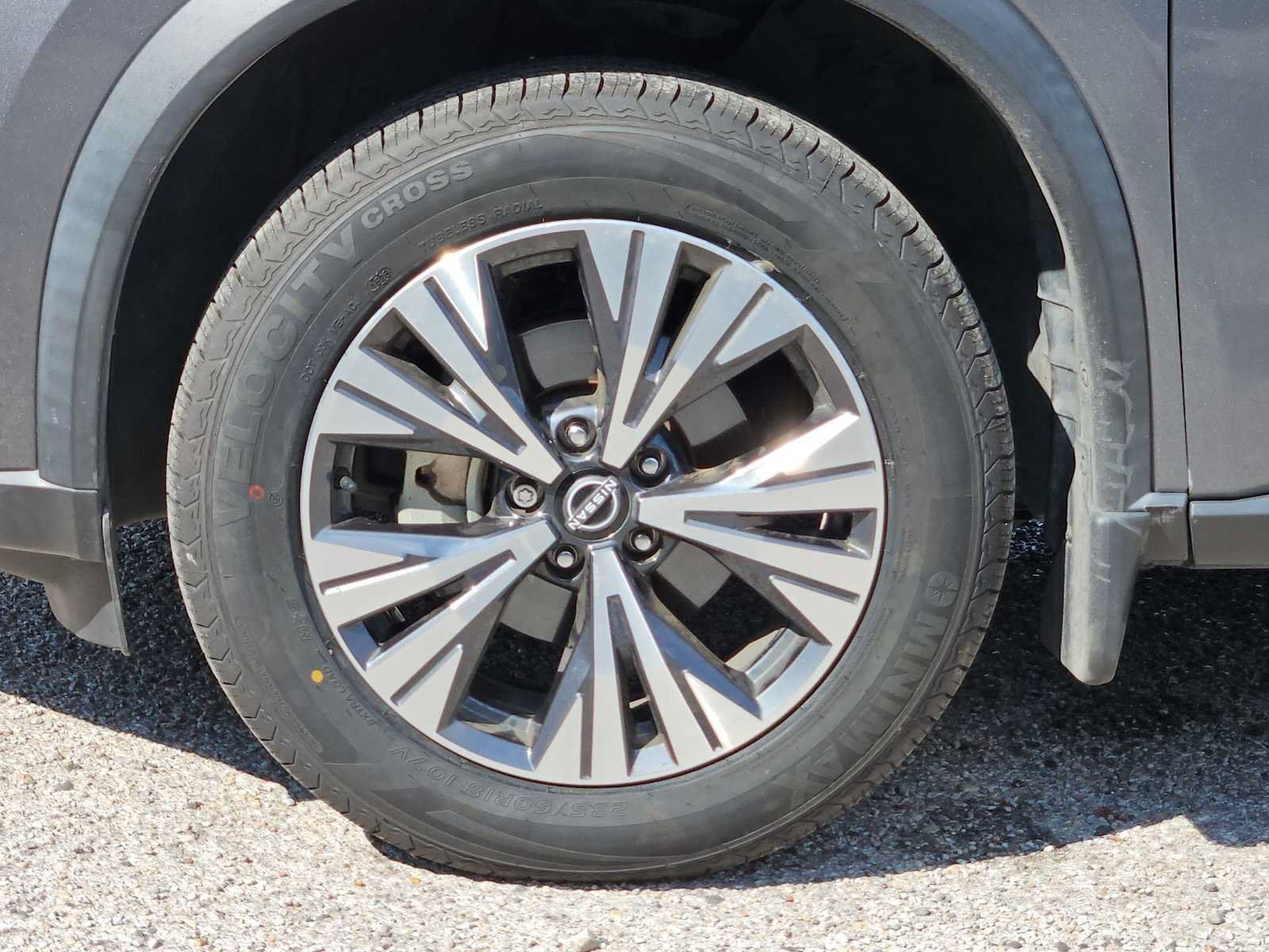 Used 2023 Nissan Rogue SV FWD image 39