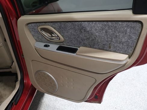Used 2006 Mercury Mariner Luxury image 22