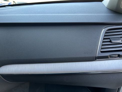 Certified 2025 Volvo XC90 B5 Core image 19