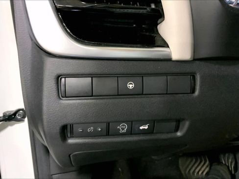 Used 2023 Nissan Rogue SL AWD/4WD image 36