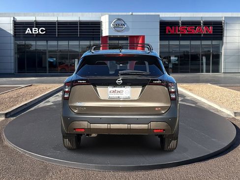 New 2026 Nissan Kicks SR w/ SR Premium Package FWD image 6