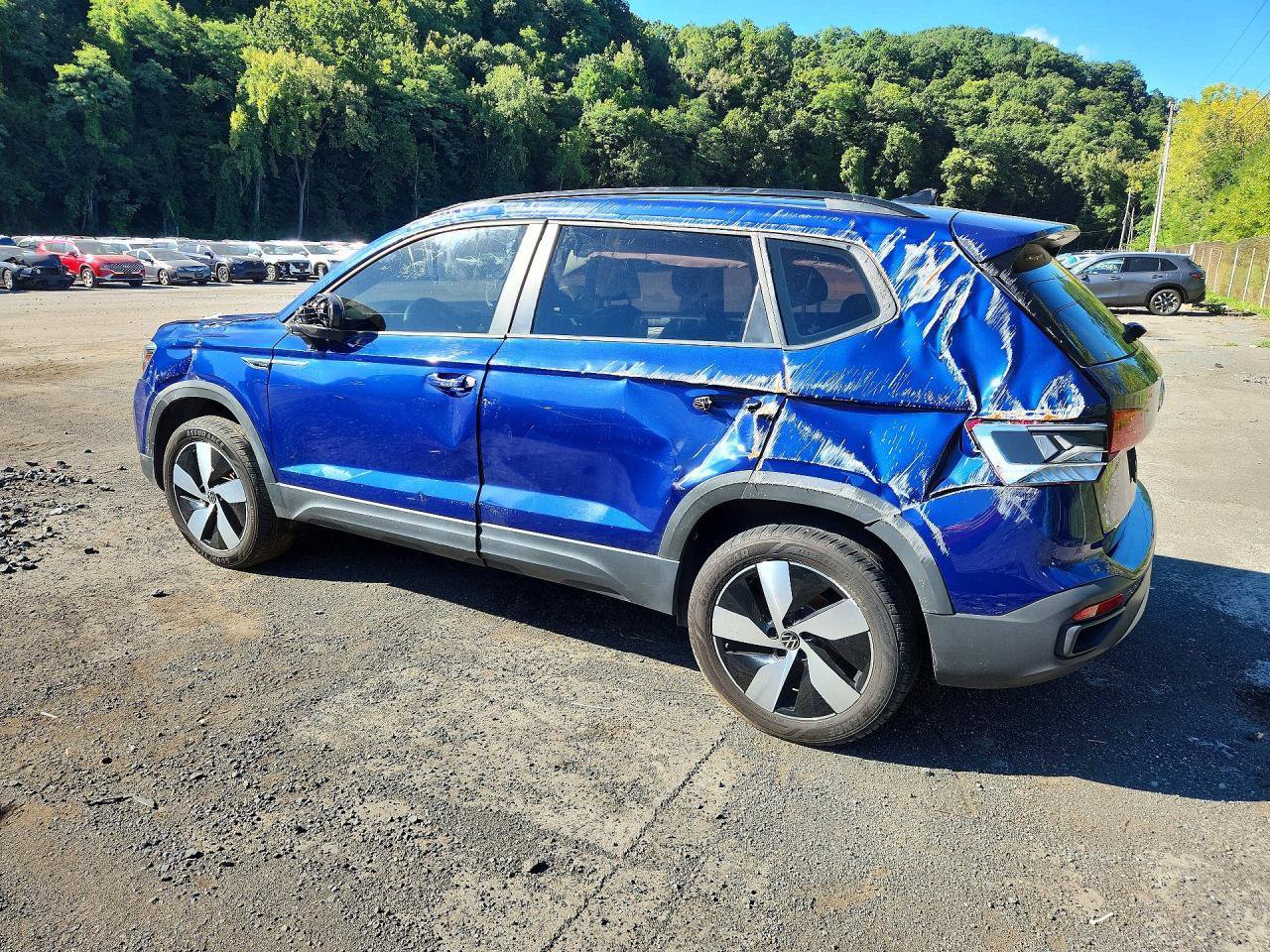 Used 2024 Volkswagen Taos S AWD/4WD image 3