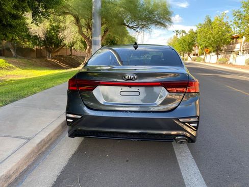 Used 2020 Kia Forte LXS FWD image 9