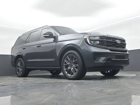 Used 2025 Ford Expedition Platinum w/ Stealth Performance Package AWD/4WD image 48