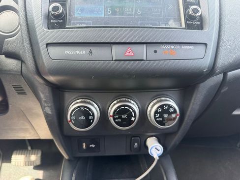 Used 2025 Mitsubishi Outlander Sport ES AWD/4WD image 9