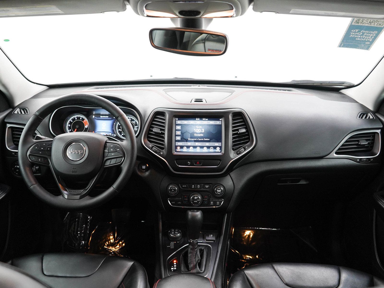 Used 2019 Jeep Cherokee Trailhawk w/ Cold Weather Group AWD/4WD image 13