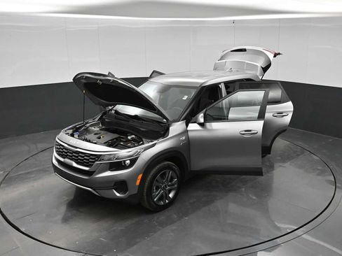 Used 2022 Kia Seltos LX AWD/4WD image 43
