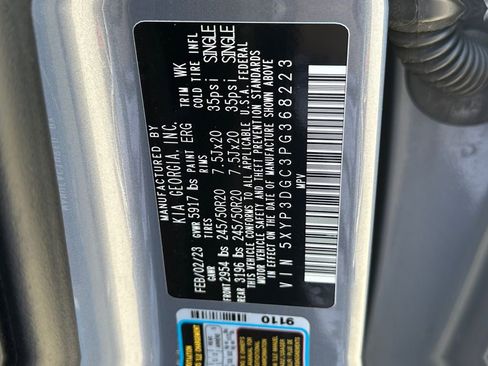 Used 2023 Kia Telluride EX w/ EX Captain's Chair Package AWD/4WD image 35