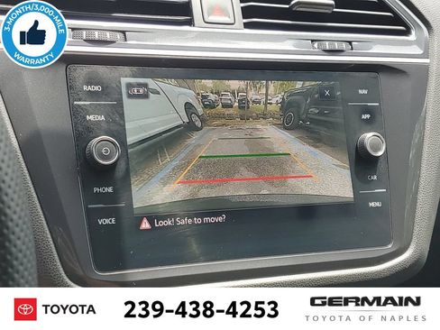 Used 2022 Volkswagen Tiguan SEL R-Line AWD/4WD image 25