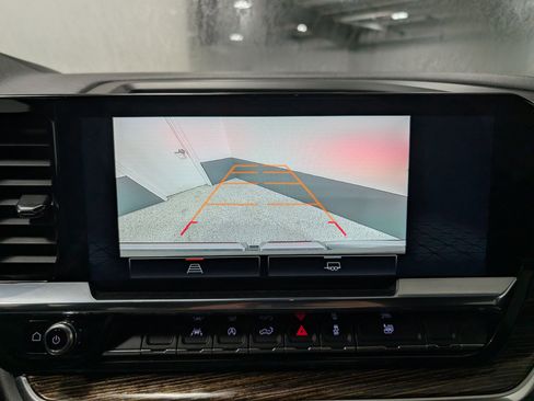 Used 2025 GMC Sierra 1500 Elevation image 25