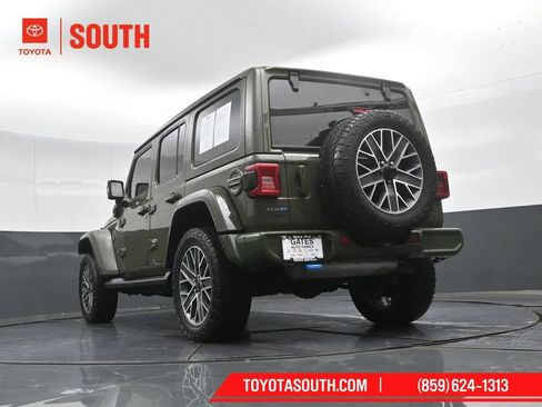Used 2024 Jeep Wrangler High Altitude AWD/4WD image 42