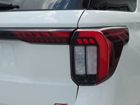 Used 2025 Ford Explorer ST AWD/4WD image 8