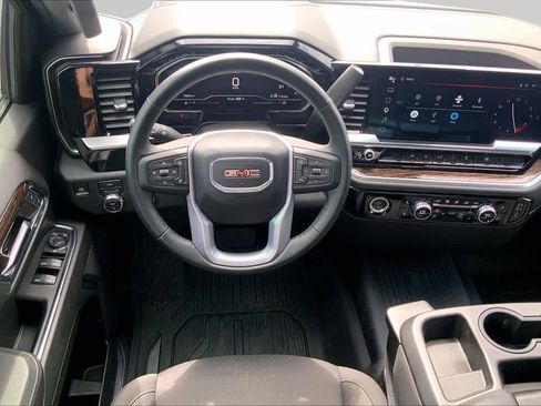 Used 2024 GMC Sierra 1500 Elevation AWD/4WD image 6