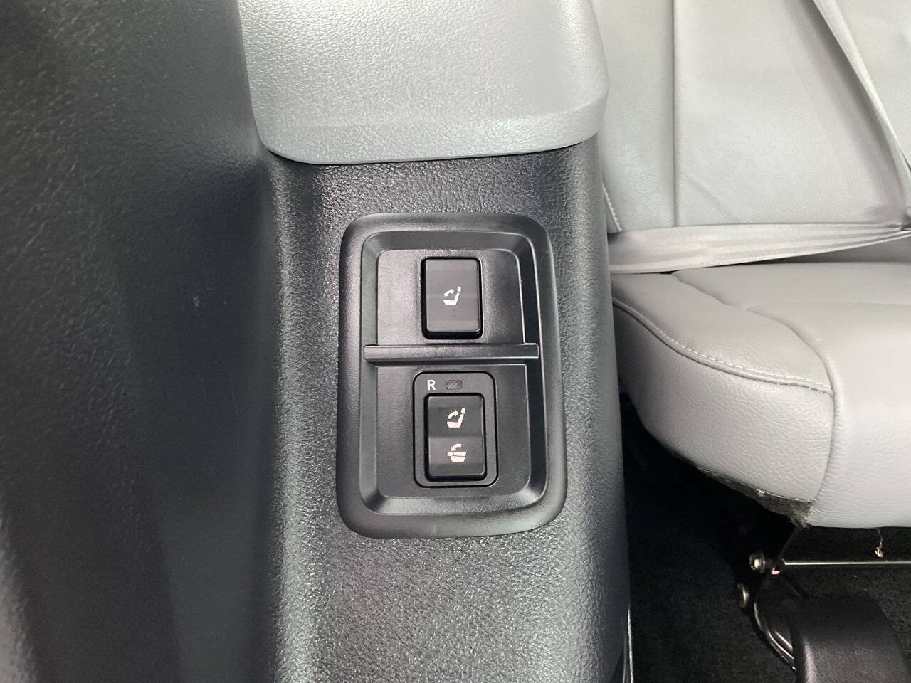 Used 2018 Toyota Sequoia Limited w/ Safety & Convenience Package AWD/4WD image 56