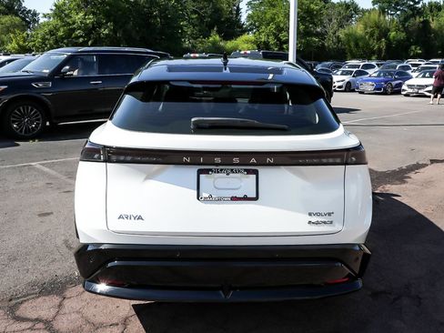 Used 2024 Nissan Ariya AWD image 5