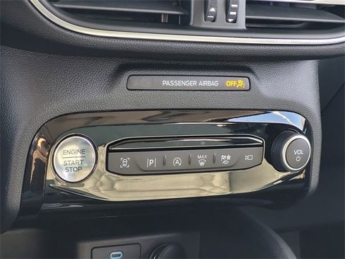 Used 2023 Ford Escape Platinum w/ Premium Technology Package image 28