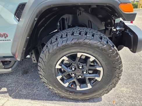 Used 2024 Jeep Wrangler Unlimited Rubicon w/ Technology Group AWD/4WD image 20