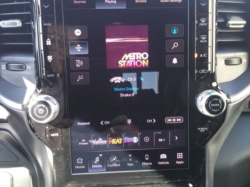 New 2026 RAM 2500 Laramie w/ Towing Technology Group image 27