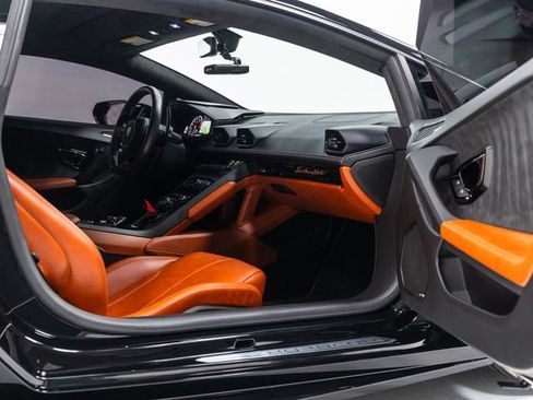 Used 2018 Lamborghini Huracan LP 610-4 AWD/4WD image 90