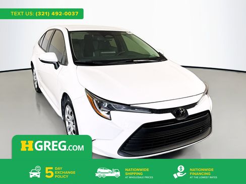 Used 2024 Toyota Corolla LE image 1