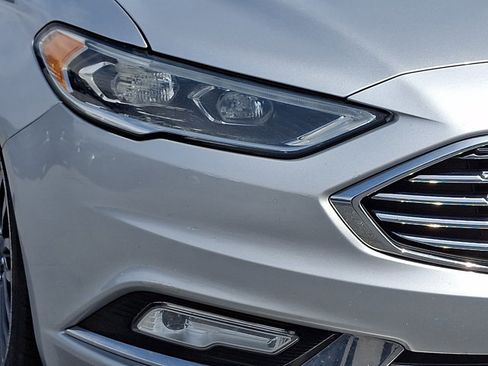 Used 2017 Ford Fusion Titanium image 9