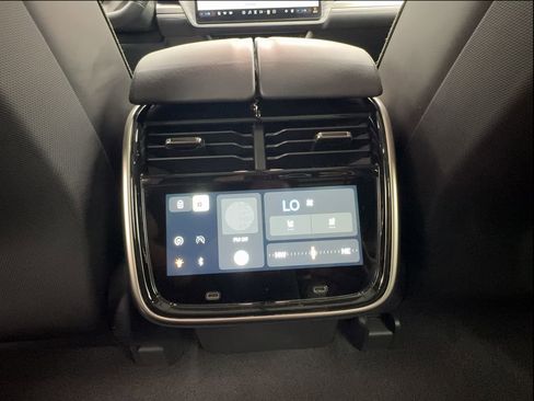 Used 2024 Rivian R1S Adventure AWD/4WD image 33