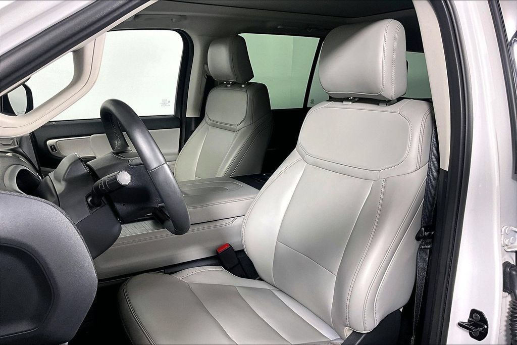 Used 2025 Ford Expedition Active AWD/4WD image 25