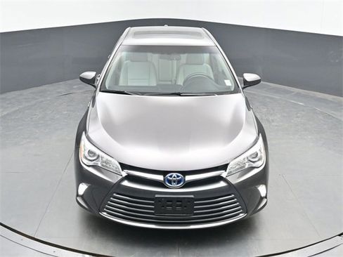 Used 2017 Toyota Camry XLE w/ Moonroof Package image 34