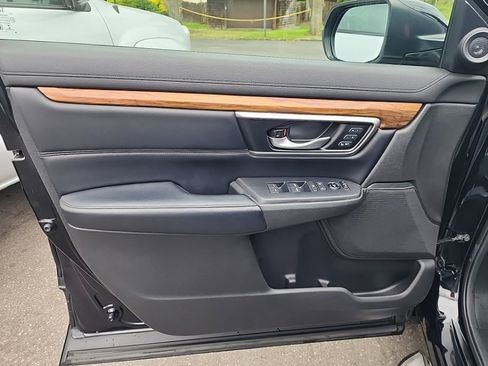 Used 2018 Honda CR-V Touring image 32