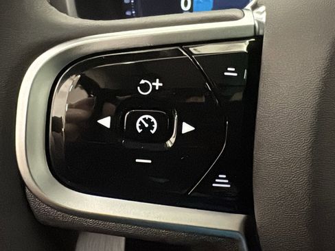 Used 2026 Volvo XC90 B6 Plus w/ Protection Package Premier image 13