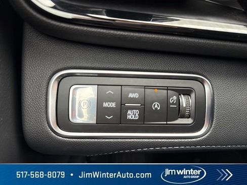 Used 2025 Buick Enclave Sport Touring image 37