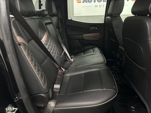 Used 2024 GMC Canyon Denali image 21