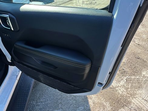 Used 2025 Jeep Wrangler Sahara 4xe image 18