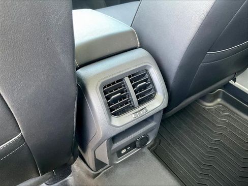 Used 2021 Volkswagen Tiguan SEL FWD image 24