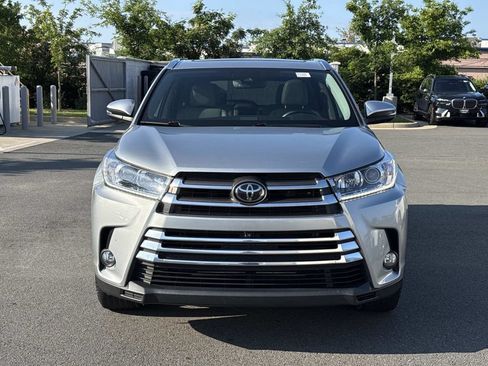 Used 2018 Toyota Highlander Limited Platinum AWD/4WD image 8