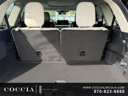 New 2025 Lincoln Aviator AWD image 29