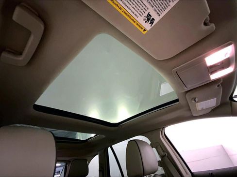 Used 2015 Lincoln MKX FWD w/ Equipment Group 101A image 28