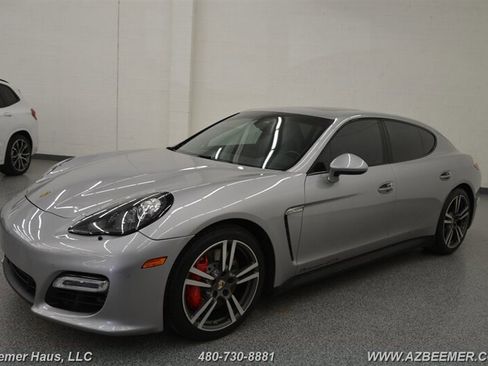 Used 2013 Porsche Panamera GTS image 3