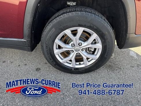 Used 2022 Jeep Grand Cherokee L Limited w/ Luxury Tech Group II RWD image 16