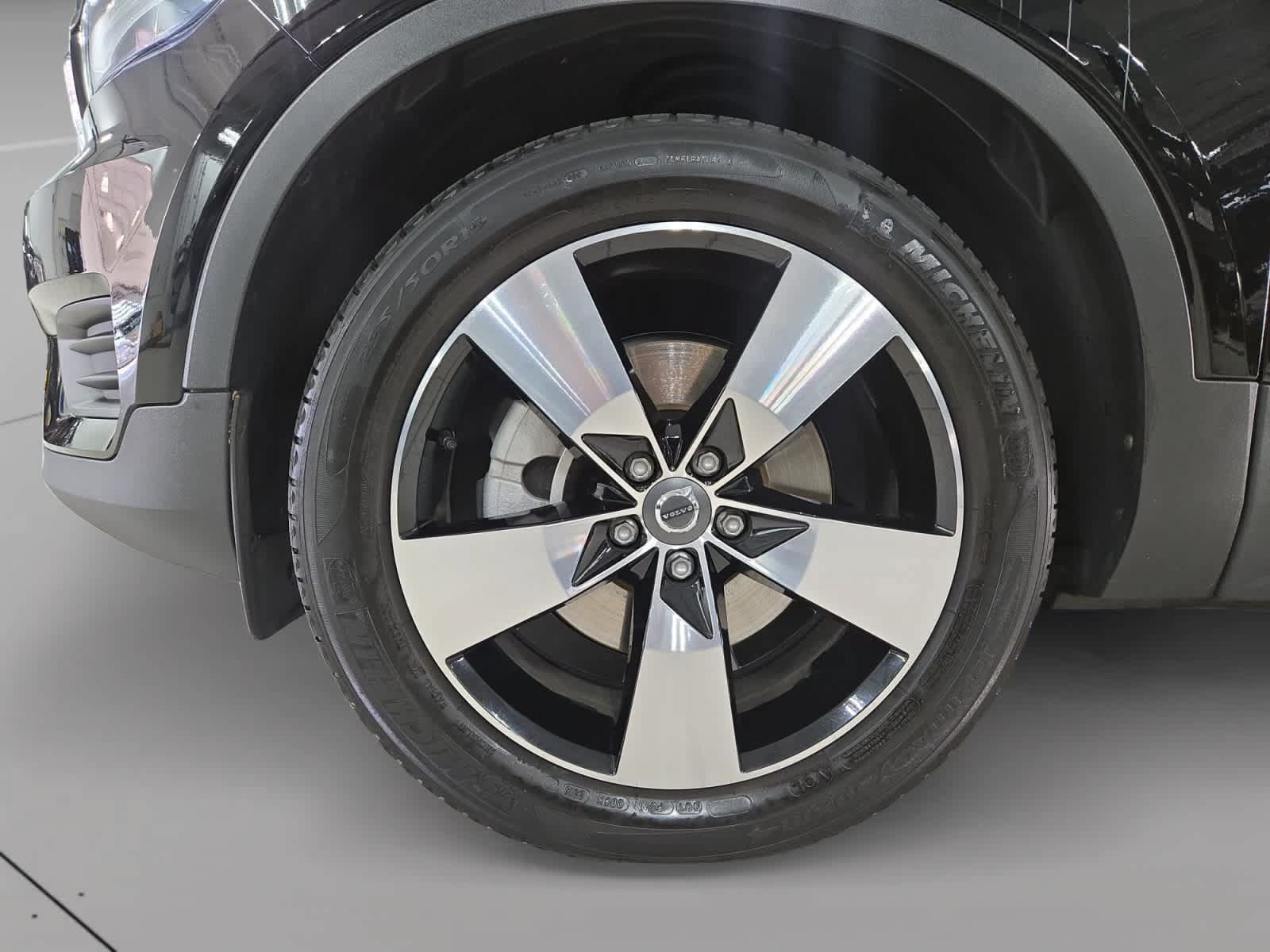 Used 2020 Volvo XC40 T5 Momentum AWD/4WD image 9