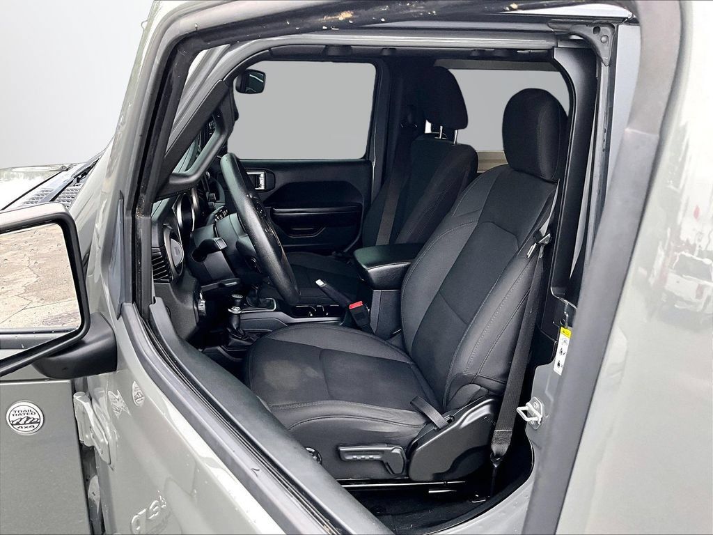Used 2019 Jeep Wrangler Sport AWD/4WD image 26