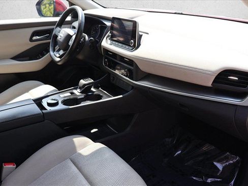 Used 2025 Nissan Rogue SV AWD/4WD image 27